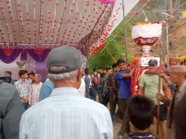 Karaaldi Fair of Urla begins with the worship of Lord Pashakot