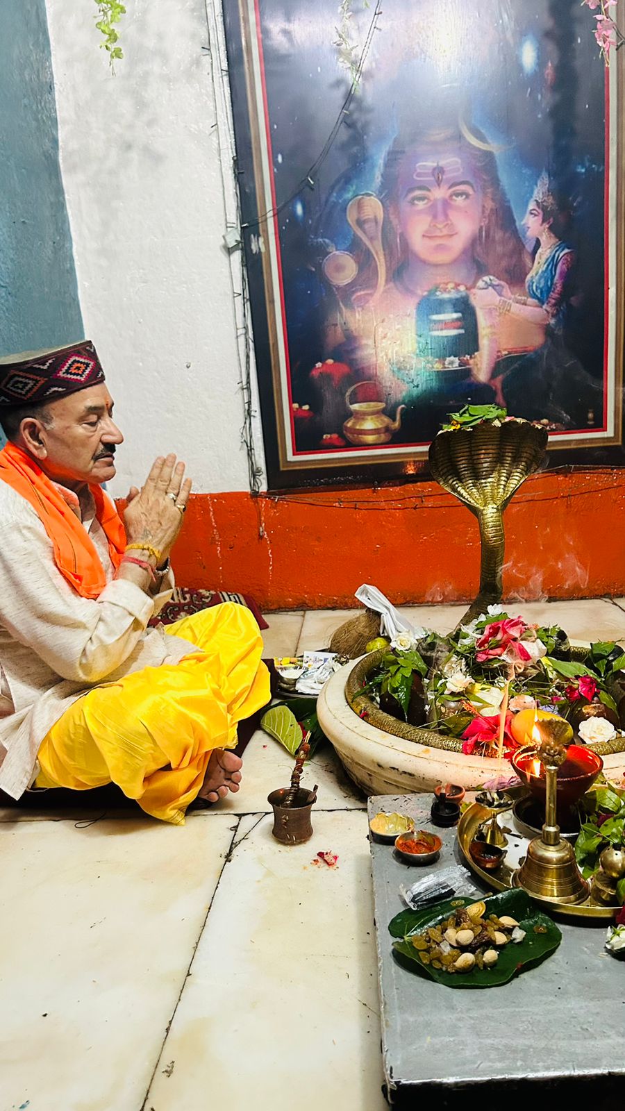 On Monday of the month of Sawan, Minister Kaul Singh Thakur formally offered prayers at the Eleventh Rudra Temple.