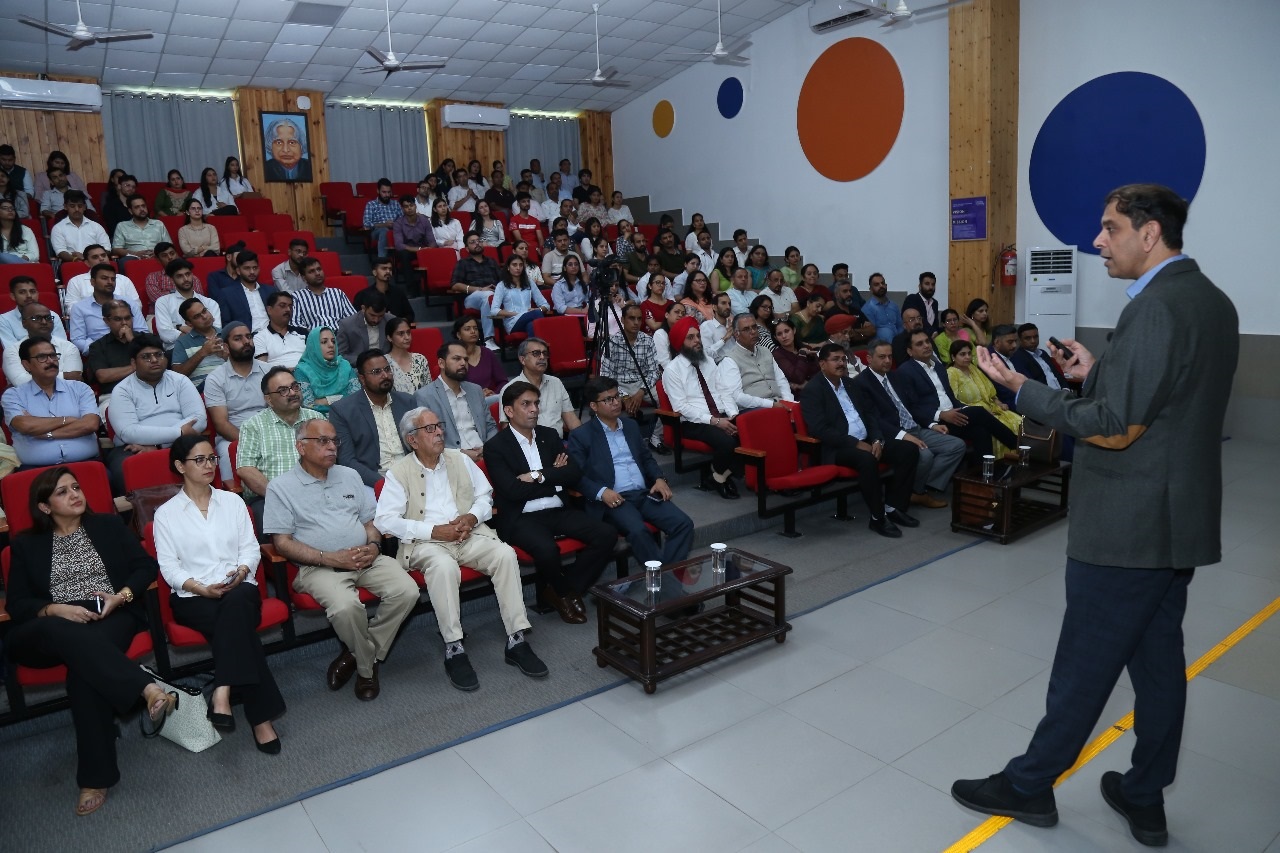 A two-day HR Conclave titled “Harnessing the Power of Artificial Intelligence for HR Excellence” was organized at Shoolini University.