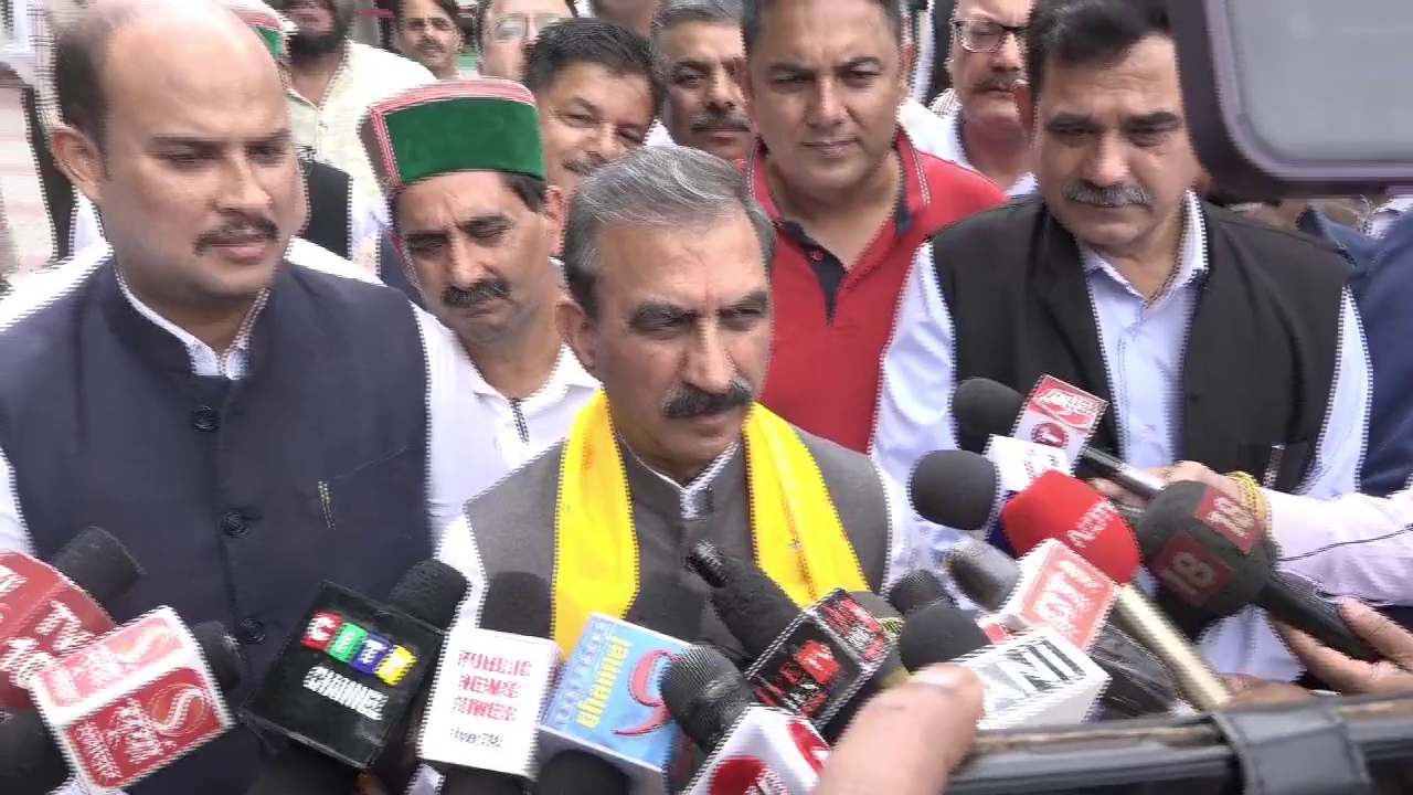 There is an atmosphere of celebration in Congress after winning two out of three seats in the by-elections, celebrations are being held with drums in Oak Over.