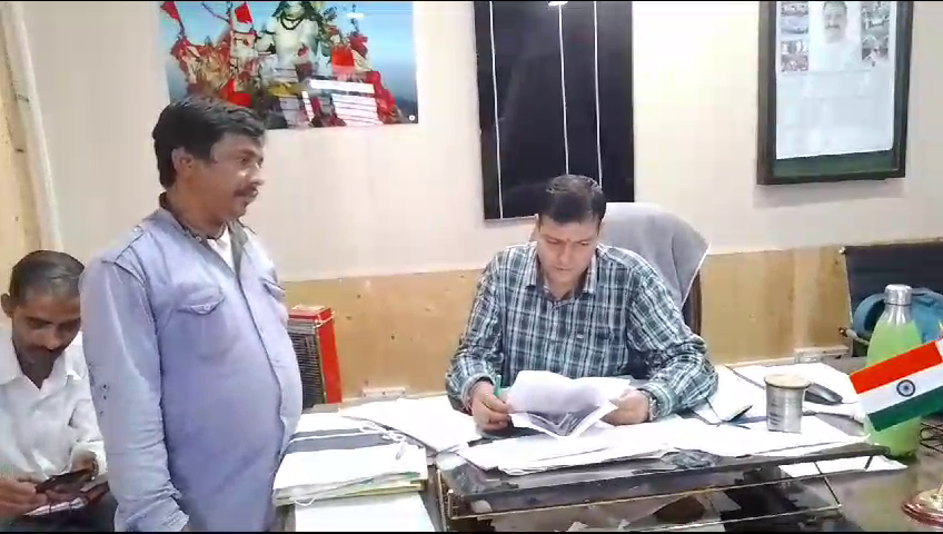 विकासखण्ड तिलोरधार के अंतर्गत आने वाली ग्राम पंचायत शिल्ला में एक बीपीएल परिवार को अभी तक नही मिली कोई सरकारी सुविधाएं