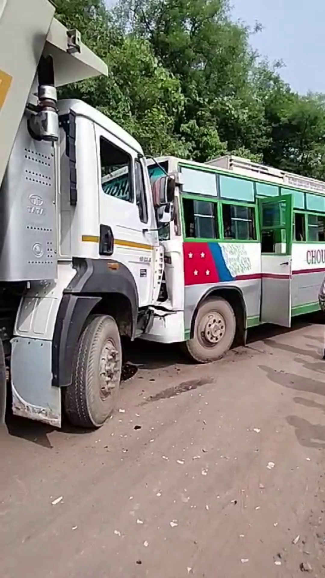 Collision between private bus and truck, many passengers injured. The incident happened in Patta Mahlog.