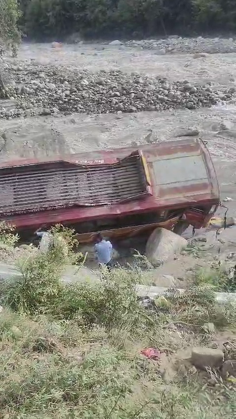 A private bus going from Manali to Kullu went out of control near the Bahnu bridge and fell into the Vyas river.