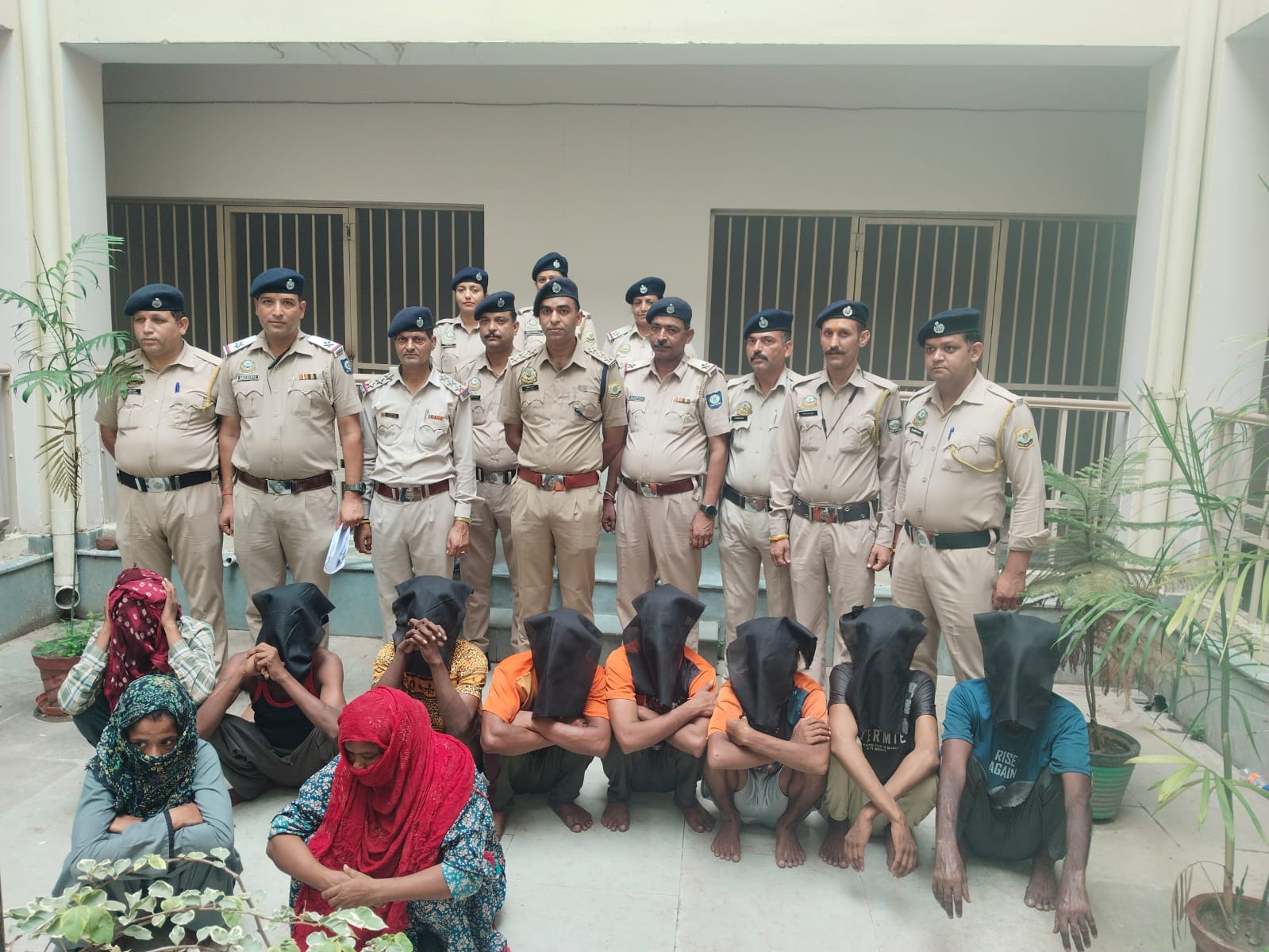 Kangra police arrested 18 people involved in theft incidents, all of them are related to Pardi gang.