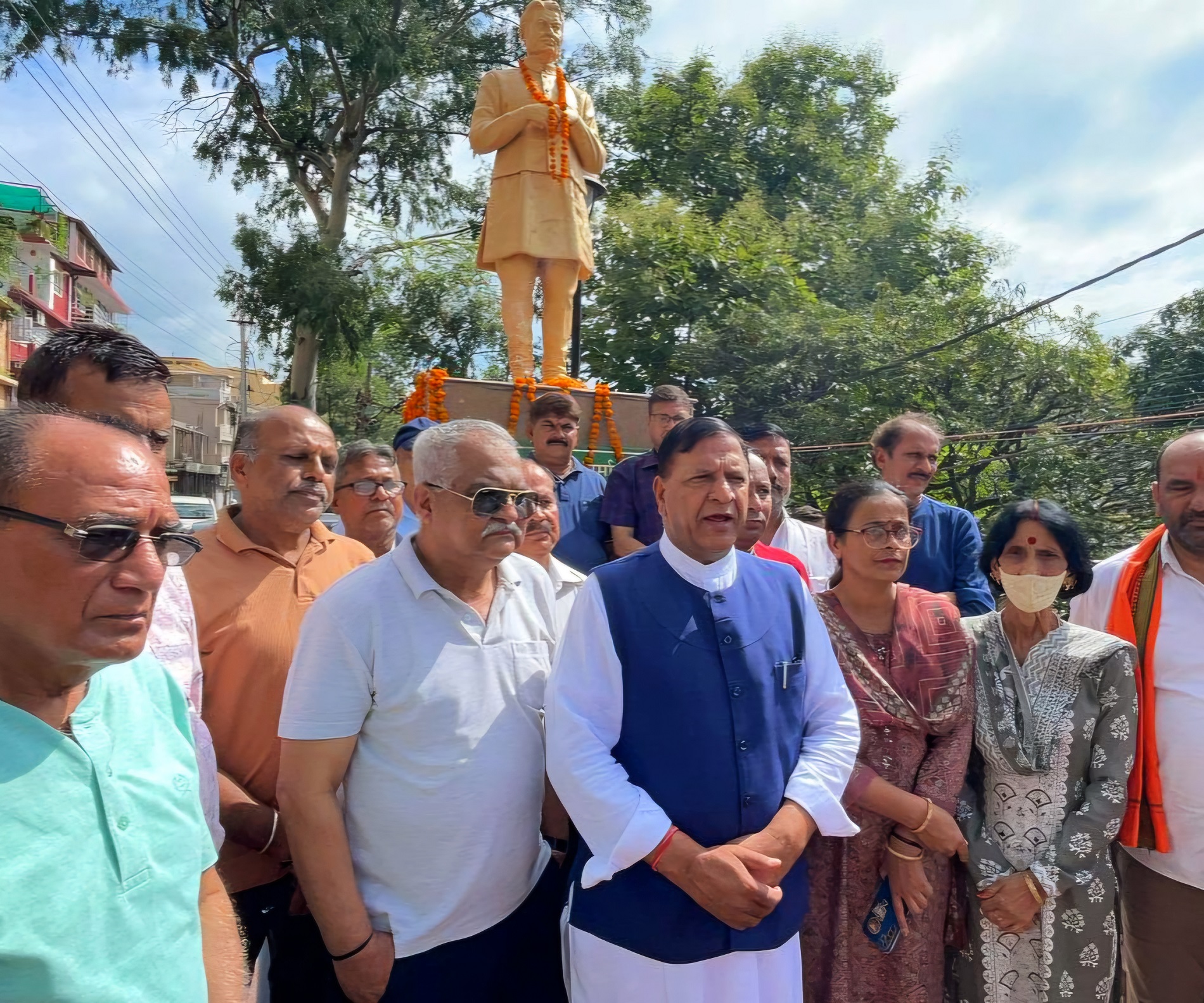 BJP state president Dr Rajeev Bindal and other workers also paid floral tributes at the statue of Dr Parmar in Nahan, Himachal.