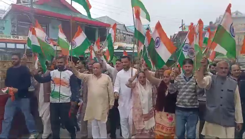 Tiranga Yatra rally was organized by BJP Yuva Morcha today in Haripurdhar of Sirmaur district.