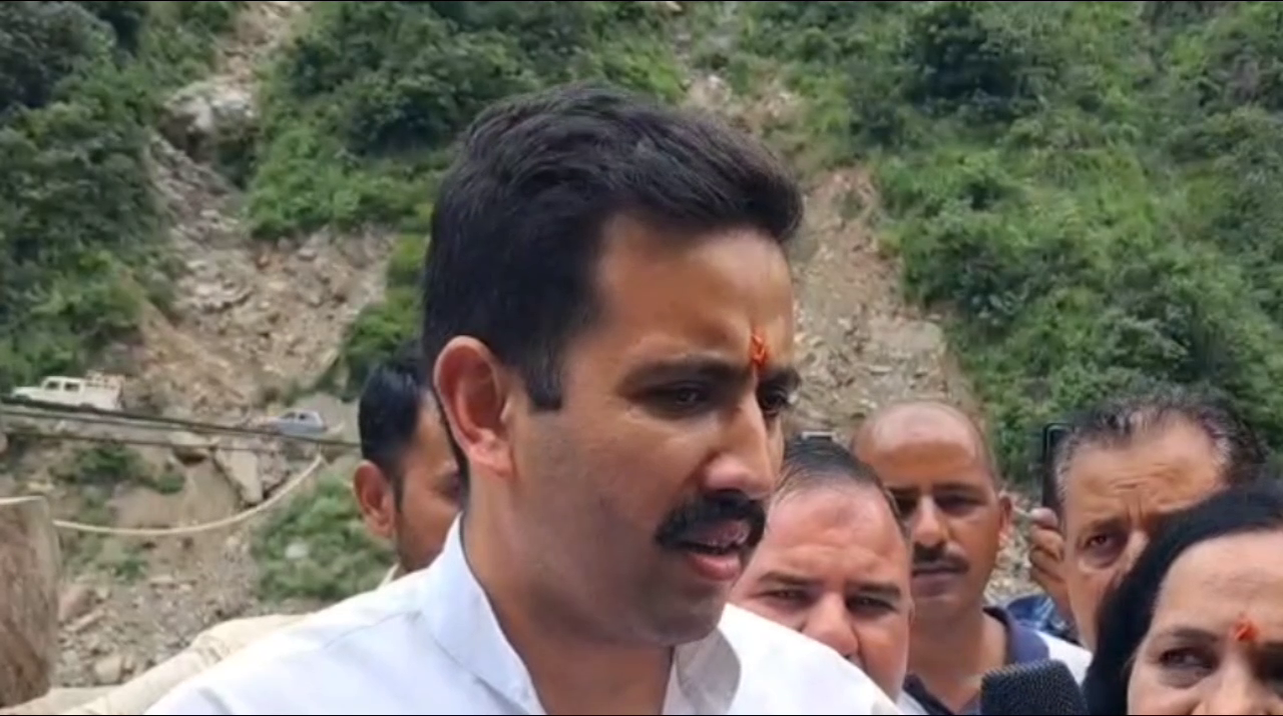 Public Works Minister Vikramaditya Singh visited Kotli sub-division of Sadar Assembly constituency today.