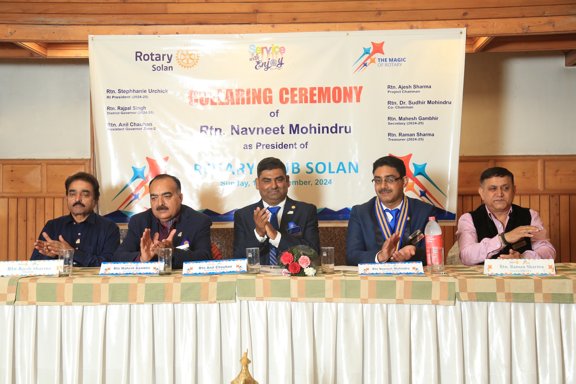 Under Rotary rules, Navneet Mohindroo was appointed as the head and Mahesh Gambhir was appointed as the secretary in the collar ceremony program.