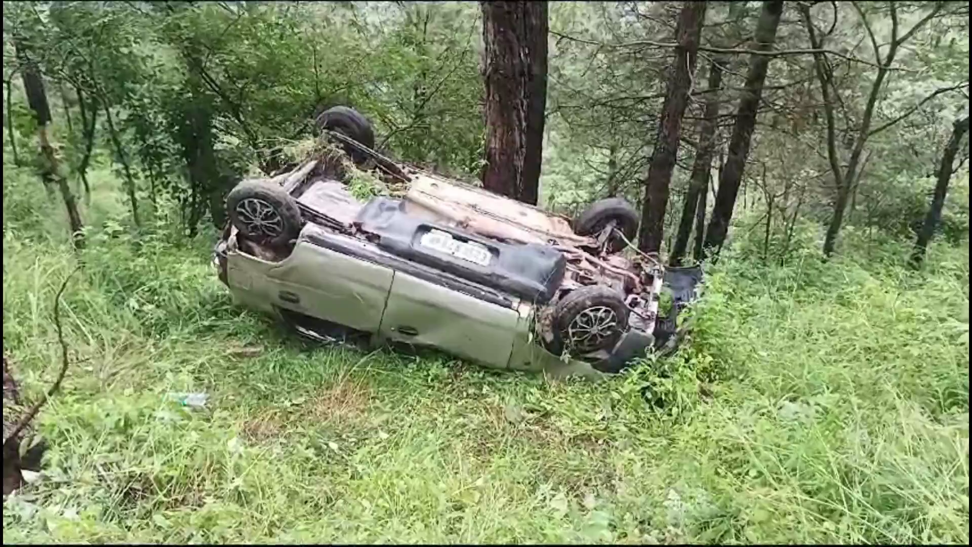 Three injured as car falls into ditch on Shakti Ghat-Shiva road in Kasauli