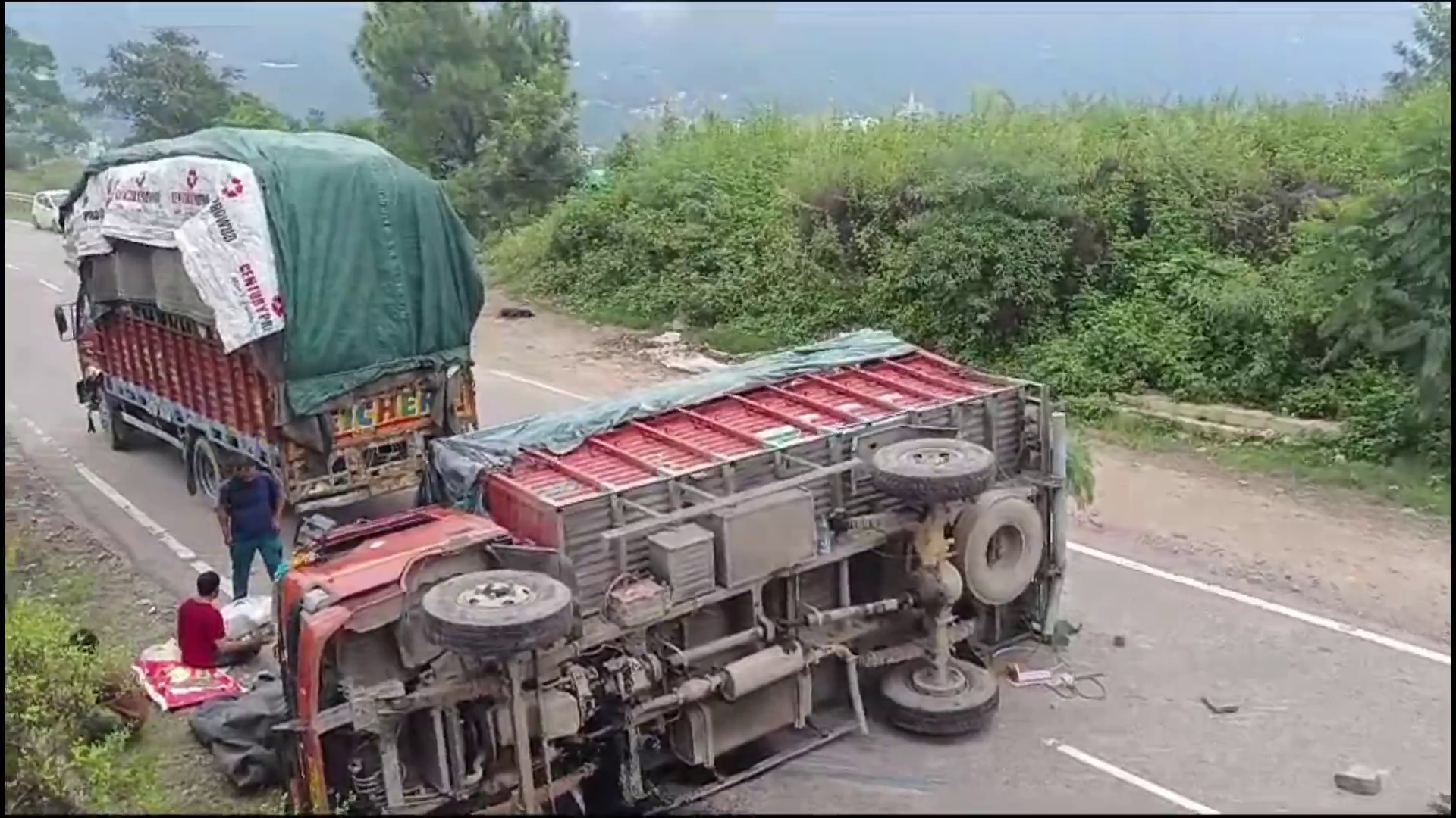 Truck full of ration overturned again on Rabon bypass of Parwanoo Shimla National Highway