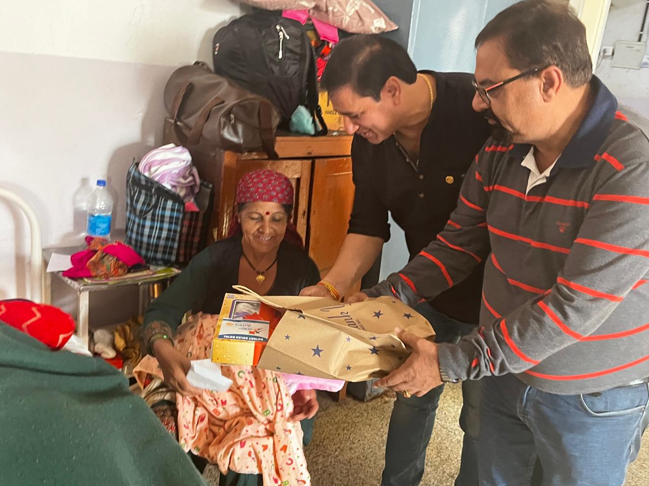 Rotary Royal Solan Solan gave baby kits to girls born on Durga Navami