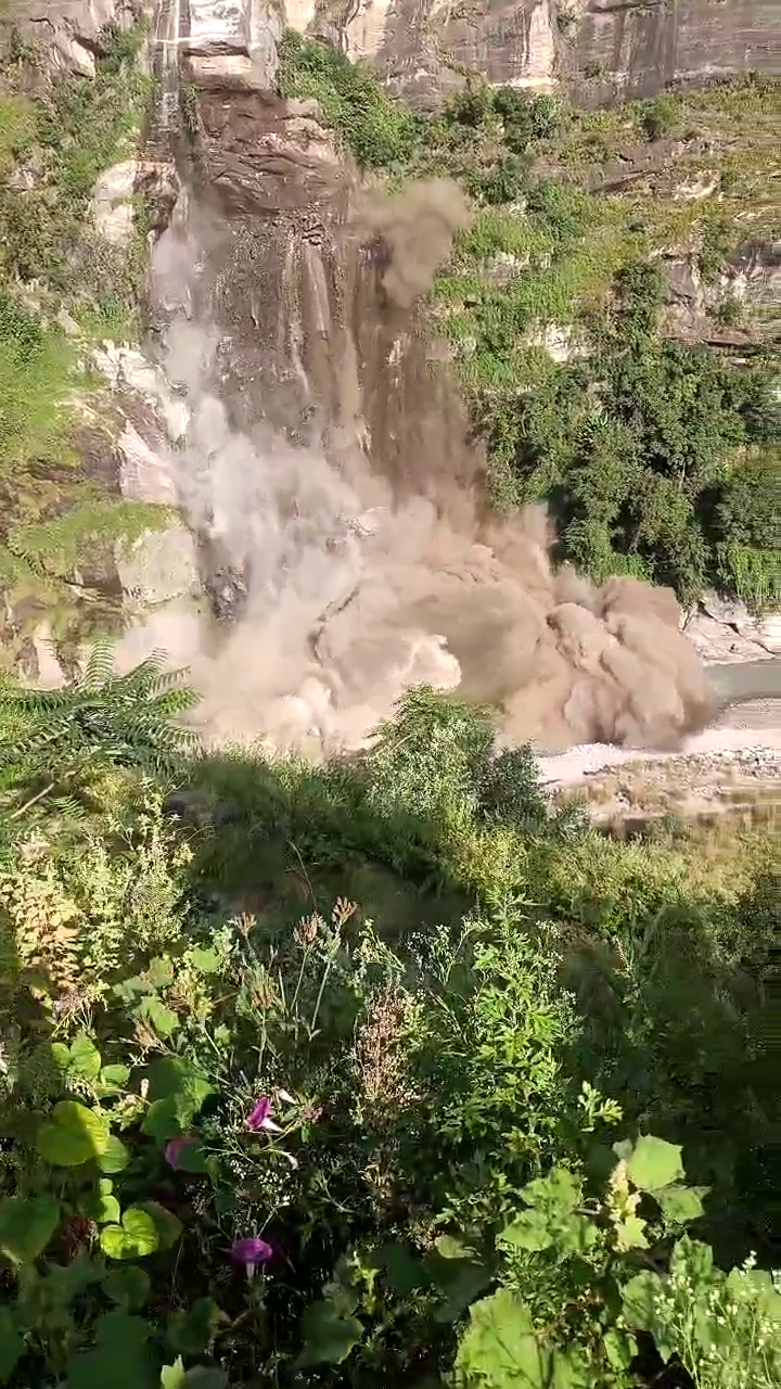 Landslide occurred in Gharshu drain of Kinnaur, no loss of life or property