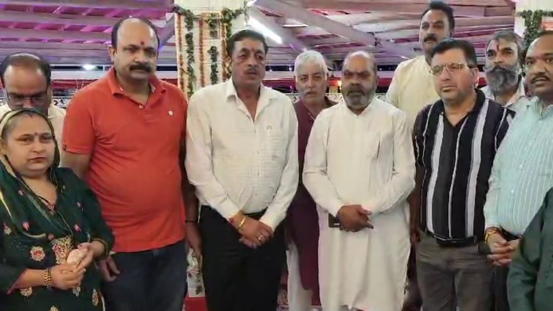 Devotees studying Navratri in Shoolini Mata Temple