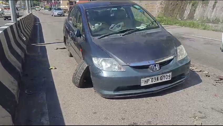 https://startoday.in/cars-parked-in-the-middle-of-kalka-shimla-highway-are-inviting-accidents/