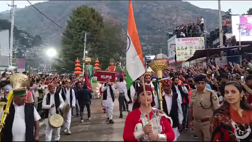 Different colors of folk culture in International Kullu Dussehra Festival