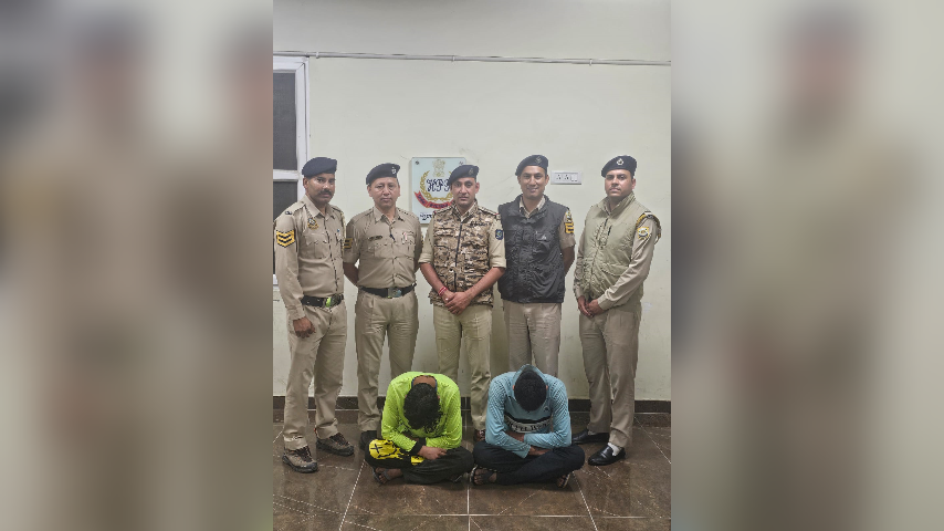 पुलिस थाना मनाली ने अलेऊ पंप के पास दो युवकों के पास से 11.290गा्म हेरोइन बरामद की।