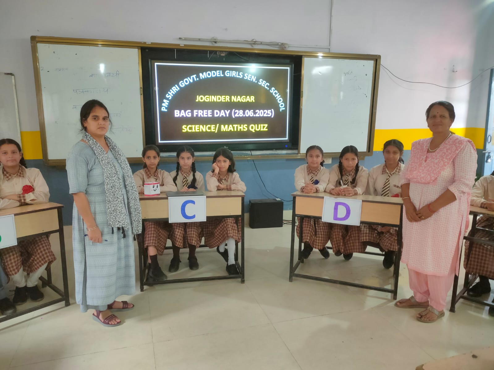 पीएम श्री राजकीय आदर्श कन्या वरिष्ठ माध्यमिक पाठशाला जोगिंदर नगर में शनिवार को बैग फ्री ड़े धूमधाम से मनाया गया।