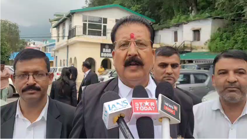 सोलन समेत देशभर के वकीलों का बीसीआई अध्यक्ष के खिलाफ विरोध, इस्तीफे की मांग