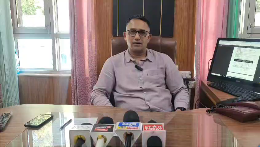 सोलन सेब मंडी में आवक घटी, किसानों को मिले बेहतर और स्थिर दाम