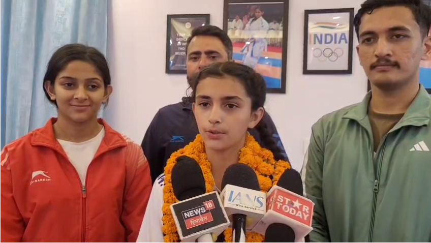 सोलन की साक्षी ठाकुर ने कराटे में जीता स्वर्ण, स्टेट और नेशनल प्रतियोगिता पर नजर